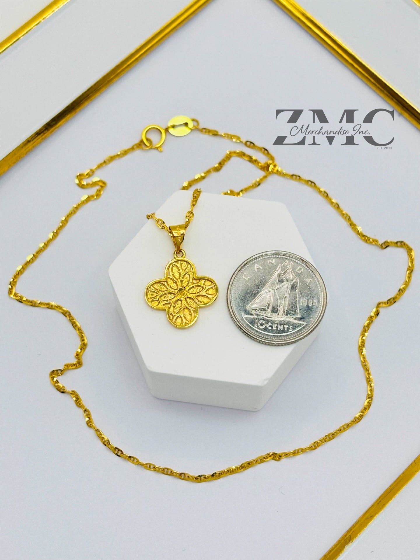 18K Gold Diamond Cut Clover Necklace