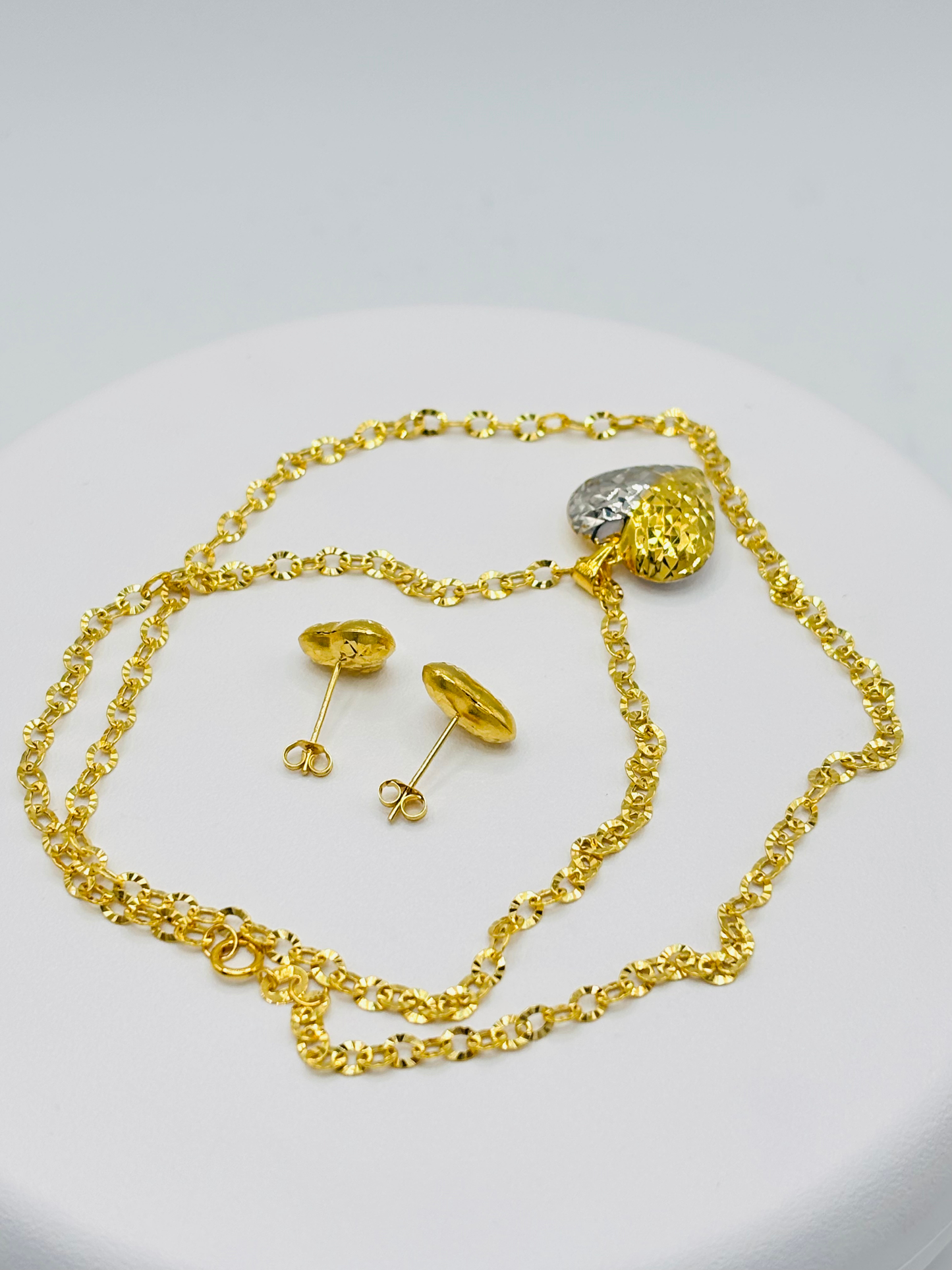 18K Gold Diamon Cut Necklace and Earrings Set