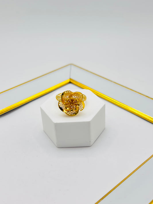 18K Gold Flower Ring