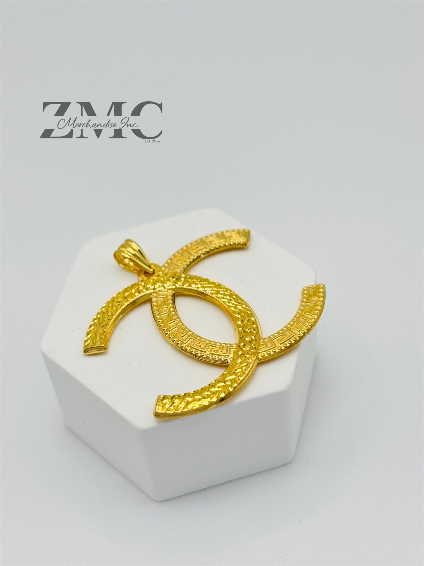 18K Gold Diamond Cut C Big Pendant