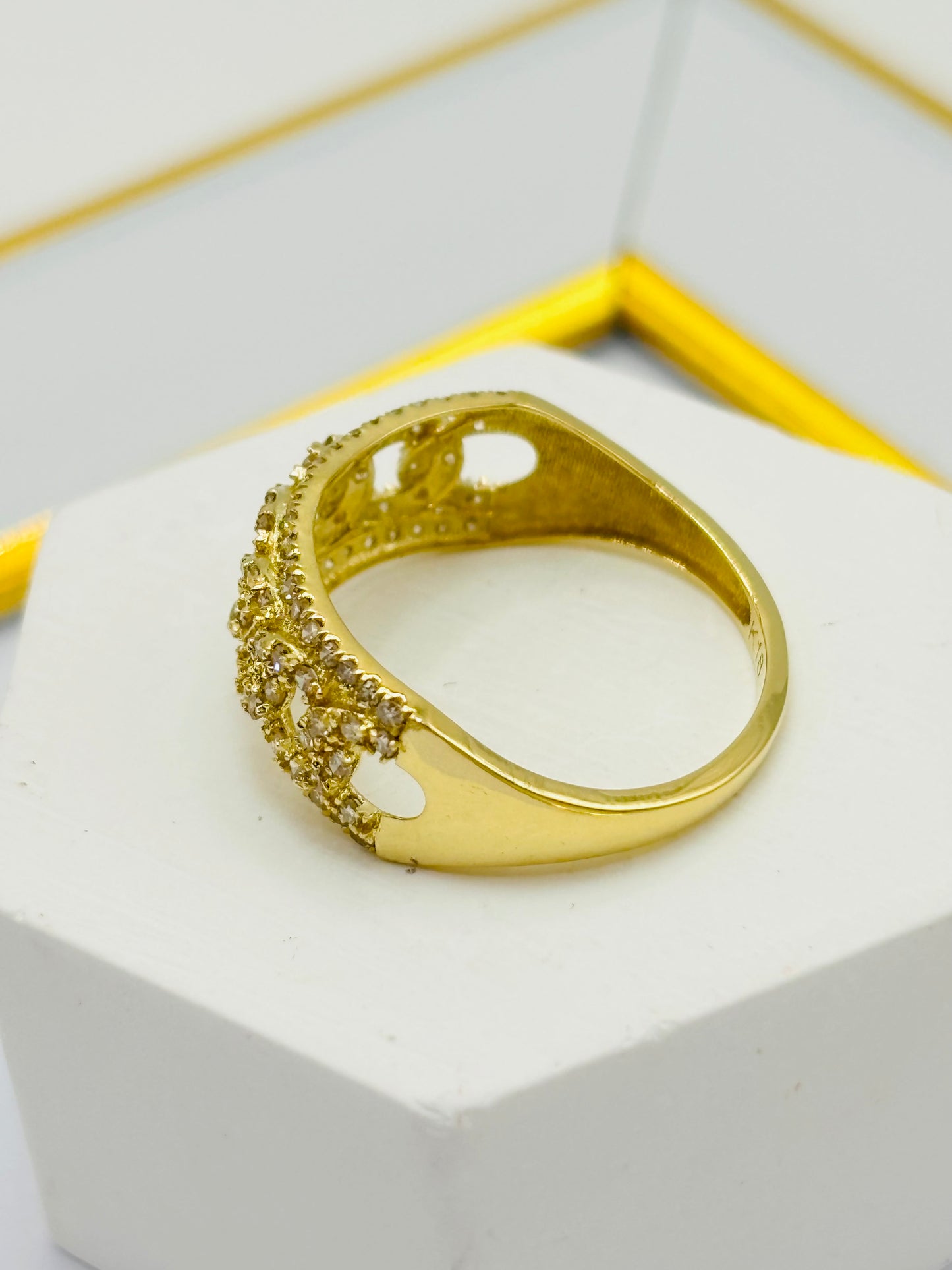 K18 Japan Gold Cadena Natural Diamond Ring 0.50 carat