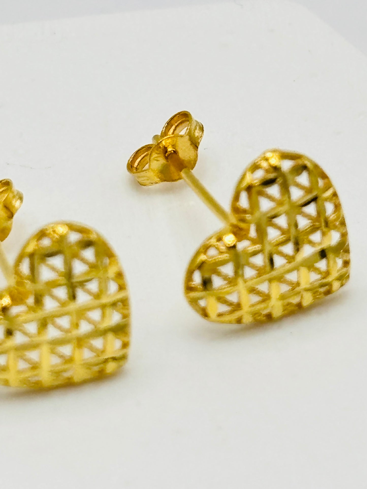 18K Gold Heart Basket Earrings