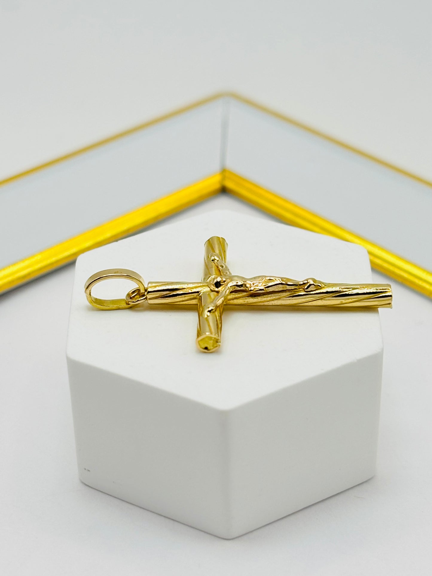 18K Gold Cross Pendant