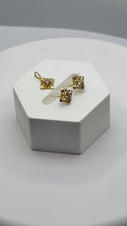 K18 Japan Gold Pendant and Earrings Natural Diamonds Set